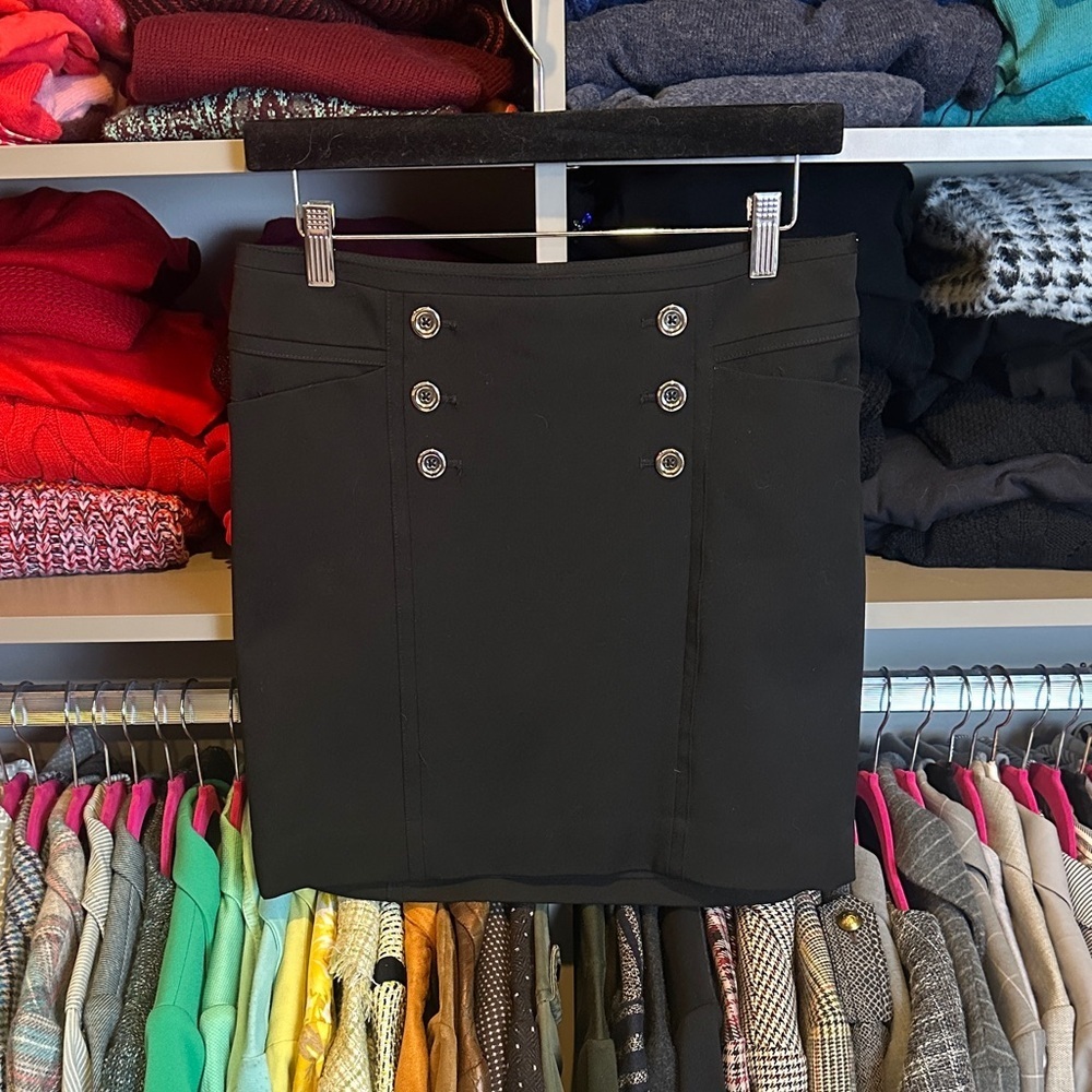 WHBM black side zipper closure button detail 2 pocket lined  mini skirt size 2